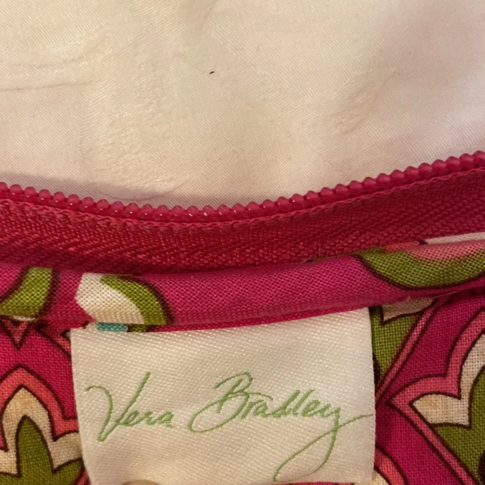 Vera Bradley laptop sleeve (pattern: “Pink Swirls”).